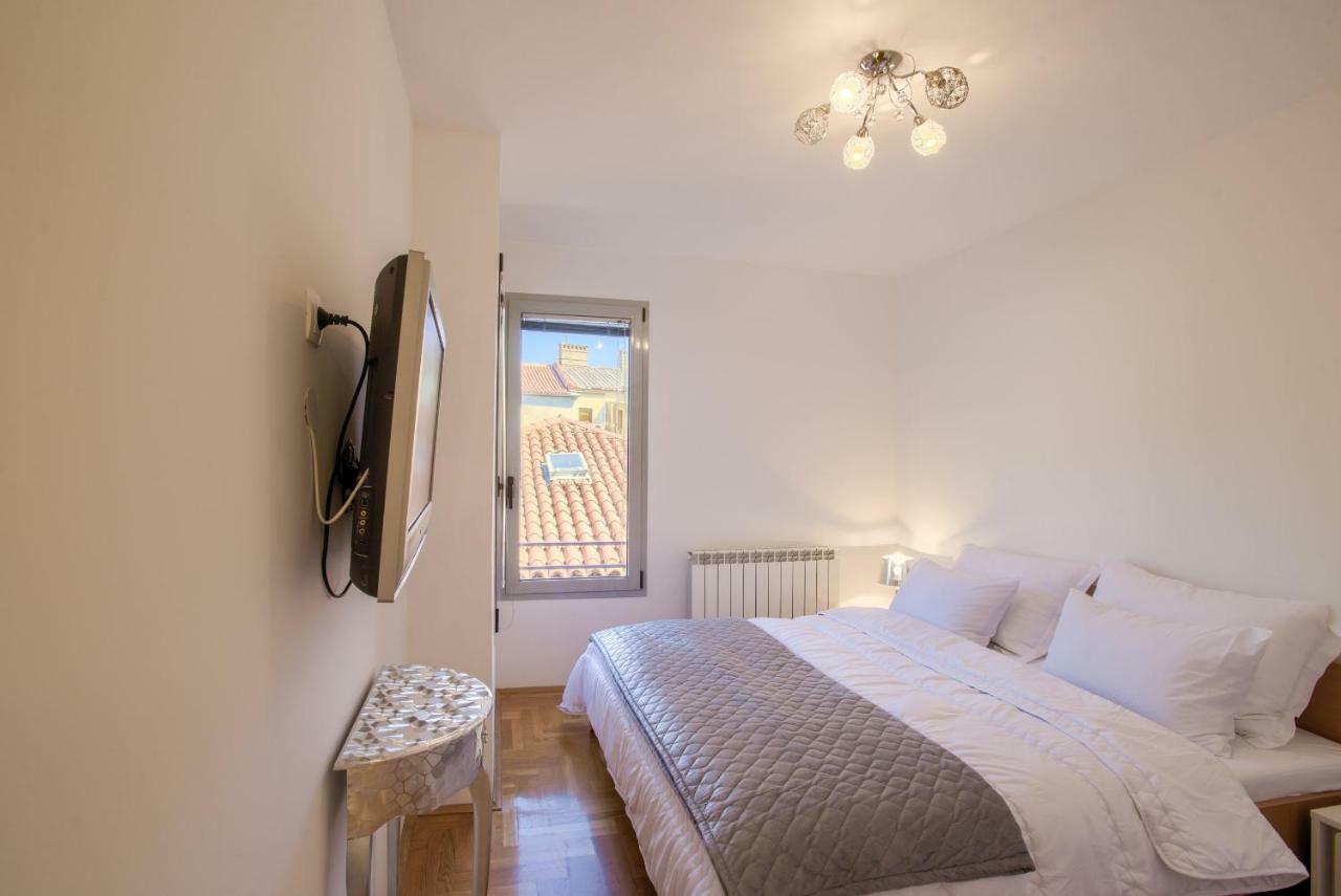 Apartment San Rocco Center Pula Exterior foto